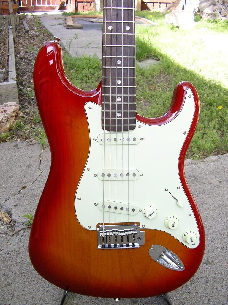 Squier Cherryburst Strat