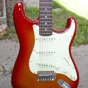 Squier Cherryburst Strat